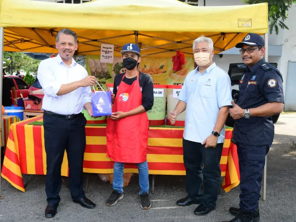 LAWATAN TRN PADANG BAZAR RAMADAN