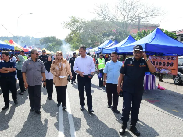 LAWATAN TRN PADANG BAZAR RAMADAN