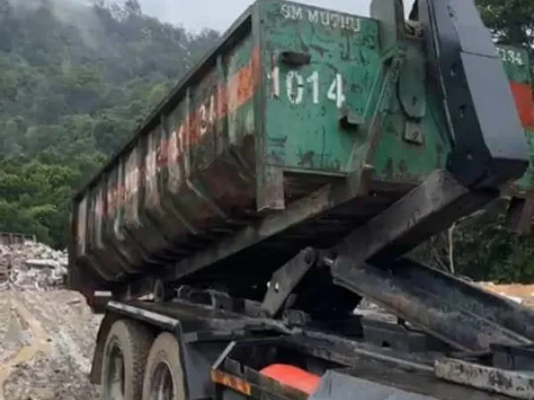 Operasi Membenteras Pembuangan Sampah Haram