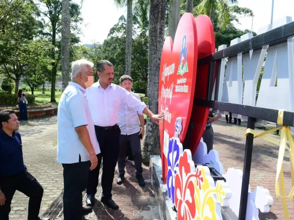 Perasmian Papan Tanda ‘Selayangku Sayang’