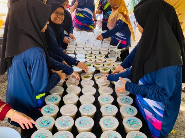 Program Jom Masak Bubur Lambuk Bersama Anak Muda