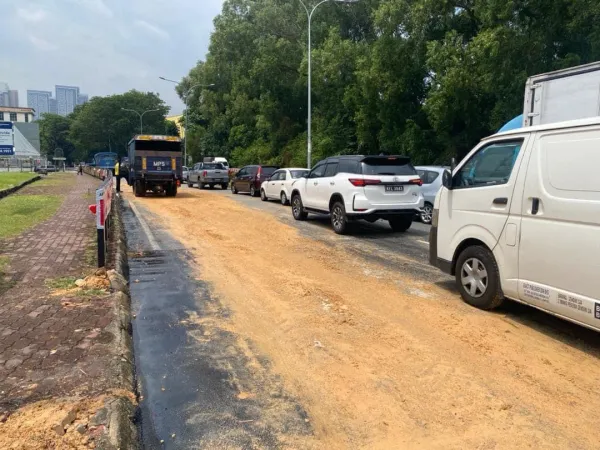 Insiden Membahayakan Pengguna Jalan Raya