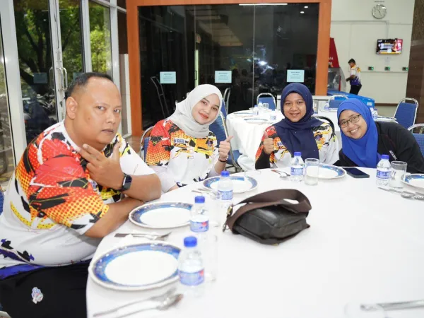 Majlis Penyerahan Bendera Kepada Kontinjen Sukan MPS