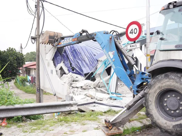 Tindakan Perobohan Di Kampung Simpang Tiga Gombak