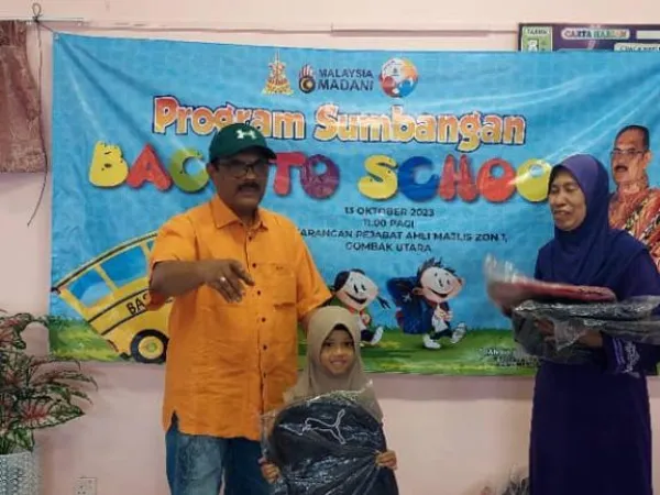 Program Sumbangan 'Back To School' Ahli Majlis Zon 1