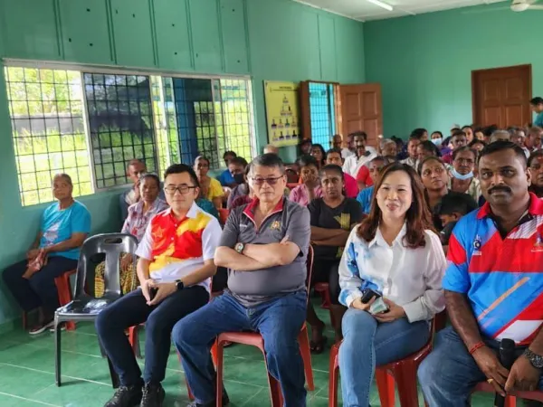 Sumbangan Barang Keperluan Sempena Perayaan Deepavali Oleh Ahli Majlis MPS Zon 18