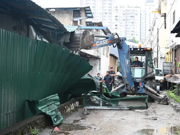 Pemilik Premis Gagal Patuh Arahan, Hadapi Tindakan Perobohan