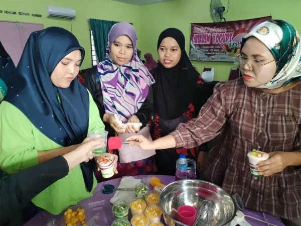 Program Bengkel Pembuatan Aiskrim Yogurt Viral