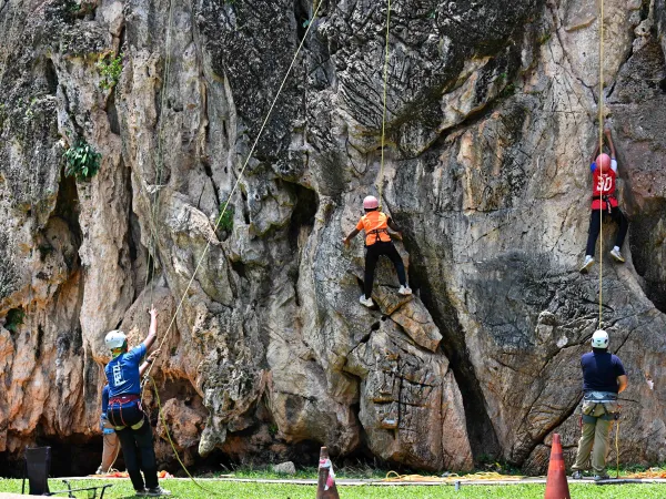 KARNIVAL EKSTREM GUA DAMAI 2025