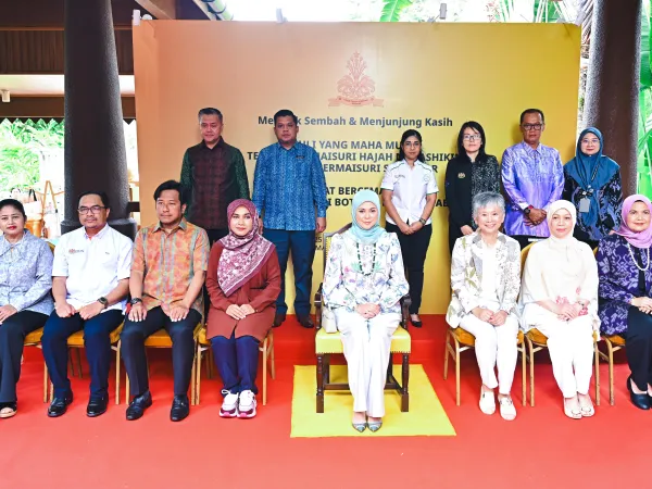 WARNA WARNI BOTANI FESTIVAL FABRIKASI 2025