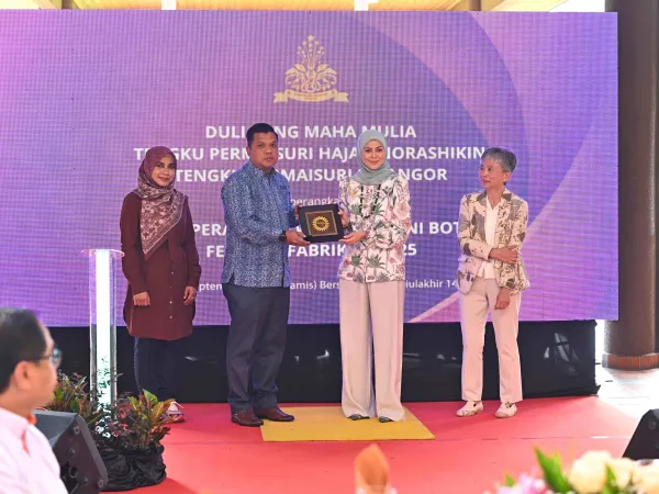 WARNA WARNI BOTANI FESTIVAL FABRIKASI 2025