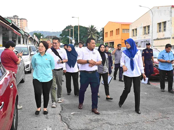 TURUN PADANG BARISAN PENGURUSAN