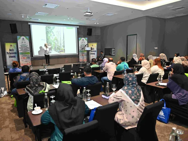 KURSUS ARBORIKULTUR PENJAGAAN KESIHATAN POKOK