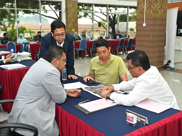 HARI BERTEMU PELANGGAN