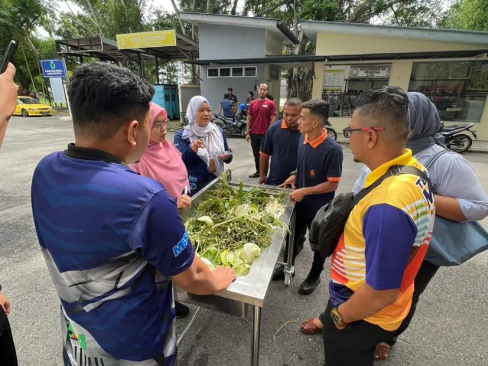 Pusat Pengkomposan Sisa Makanan Pasar Moden Seksyen 6 Shah Alam & Kebun Komuniti Surau Al-Husna, Seksyen 20, Shah Alam