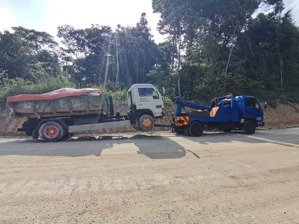 Pemantauan Aktiviti Pembuangan Sampah Haram