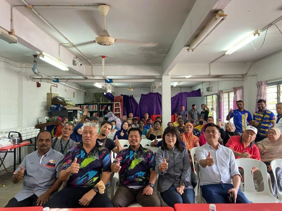 Sesi Penerangan Di Pangsapuri Lily, Taman Rawang Perdana 2